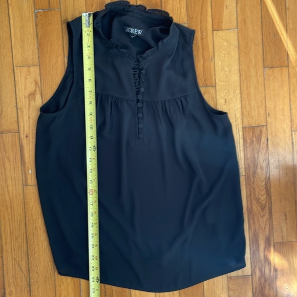 J Crew Sleeveless Chiffon Top, Black XS with ruffle neck and buttons - Picture 4 of 7